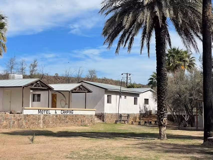 La Muralla Motel and Camping