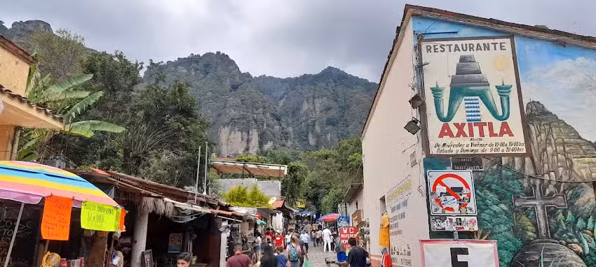 La Pir&aacute;mide del Tepozteco Posada