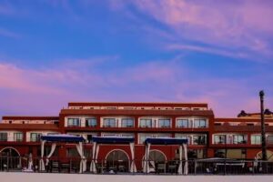 La Posada Hotel & Beach Club