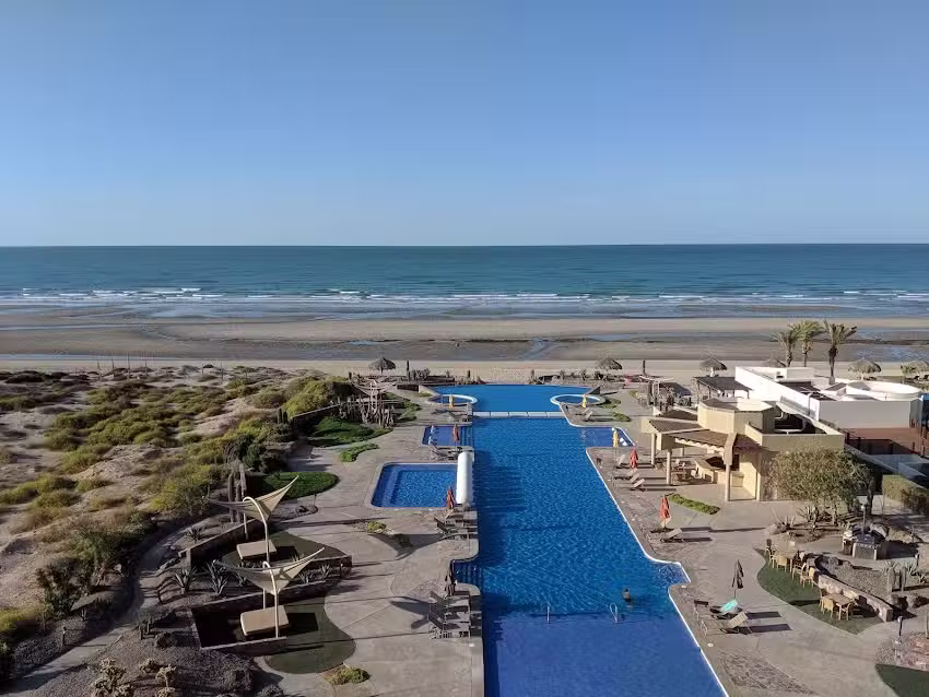 Luna Blanca & Encanto Living