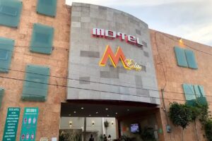 M Elite Orange Motel