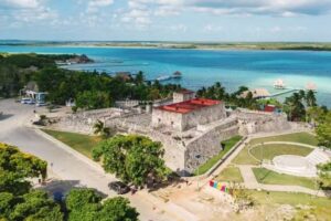 Magic Bacalar: Caba&ntilde;as, Hostal, Camping & Marina (embarcaciones a vela)
