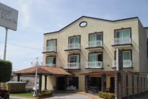 Mes&oacute;n de la Rivera