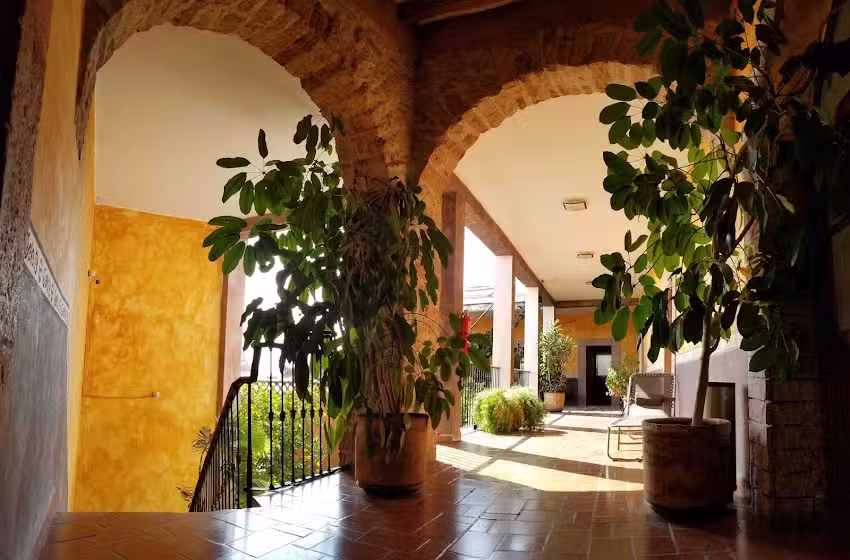 Mes&oacute;n de Loreto, Casa de Hospedaje y Sala de Juntas