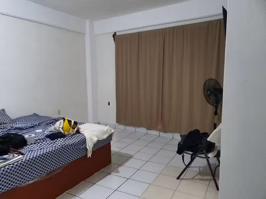 Mini-Super y Hotel del Centro.