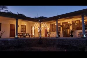 Monta&ntilde;a Luna &ndash; Hostal