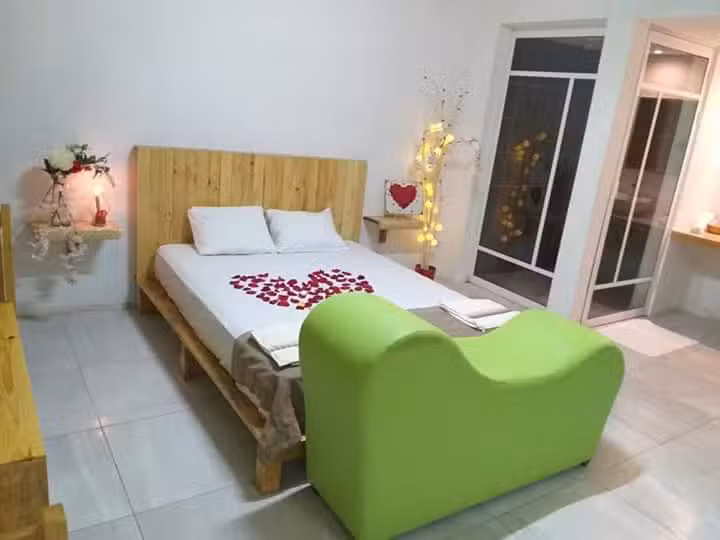 Motel El Jard&iacute;n