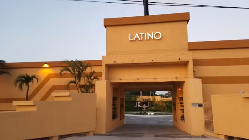Motel Latino