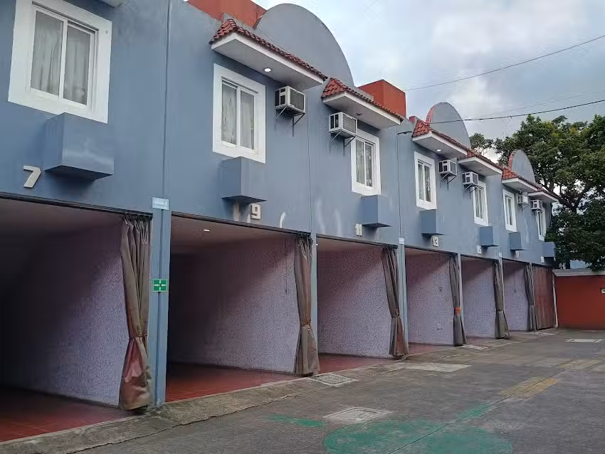 Motel Moon Palace