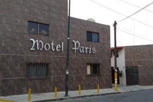 Motel Paris (red spot)