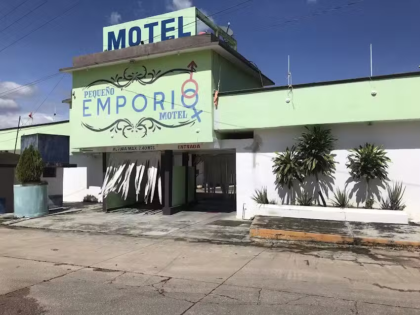 Motel Peque&ntilde;o Emporio