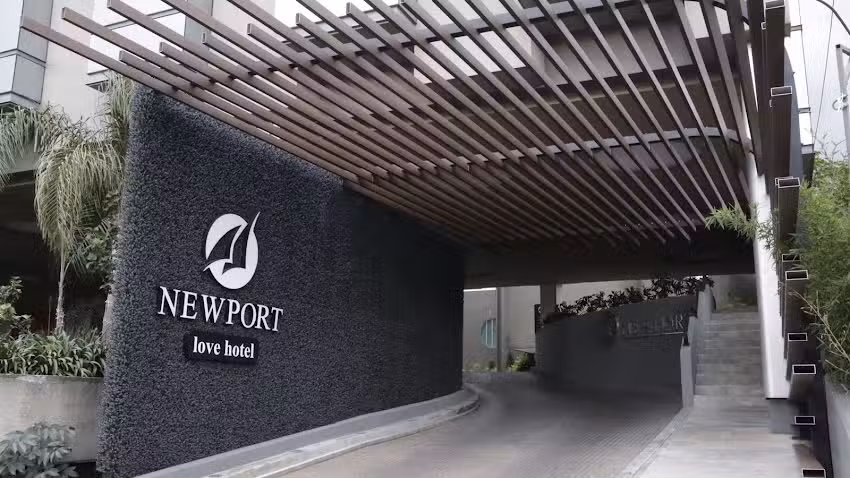 Newport Love Hotel
