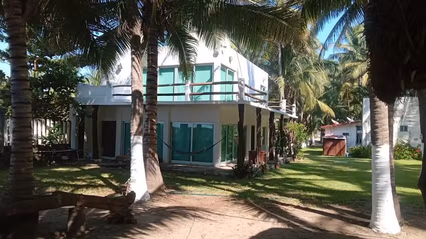 Nicho&rsquo;s Beach Villas