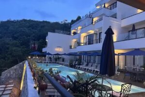 Nir&uacute; Ocean Suites by Binniguenda