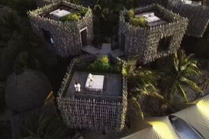 N&ocirc;made Temple Holbox