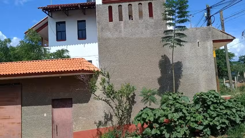 Oaxaca Center Room Yelateni