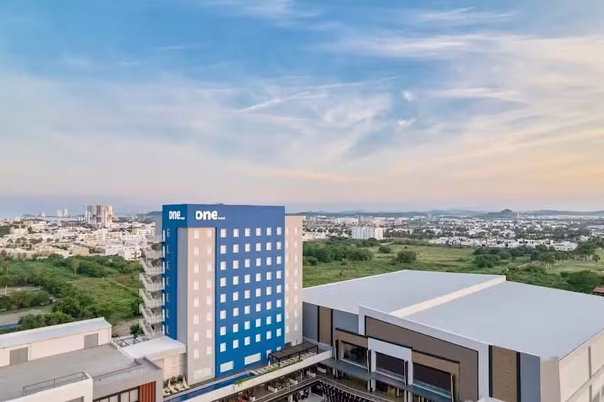 one Mazatl&aacute;n