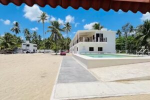 Oro Azul Beach House Resort