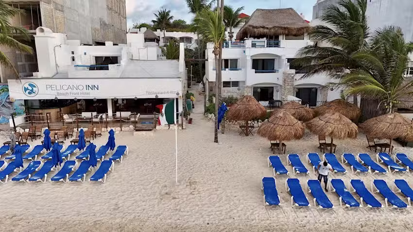 Pelicano Inn Beach Front Hotel