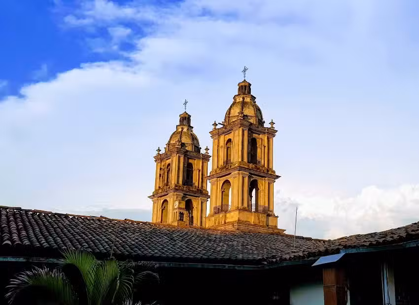 Posada familiar los girasoles