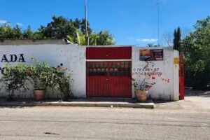 Posada Portón Rojo por Rodrigo Aguilar