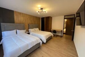 Posh Polanco Stay TV y Escritorios cada habitación