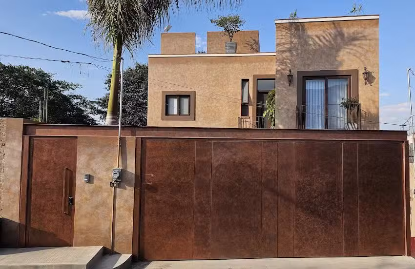 REAL SAN PEDRO Lake Home