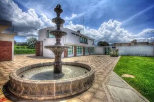 Sal&oacute;n y Hotel Casa Real