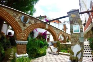 Sanbernab&eacute; Tres