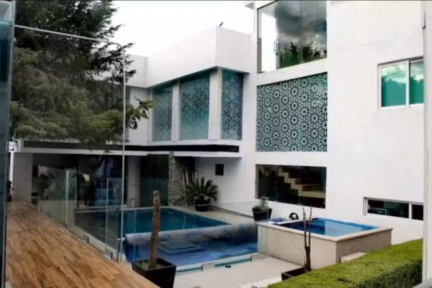 Suite de hu&eacute;spedes, con alberca