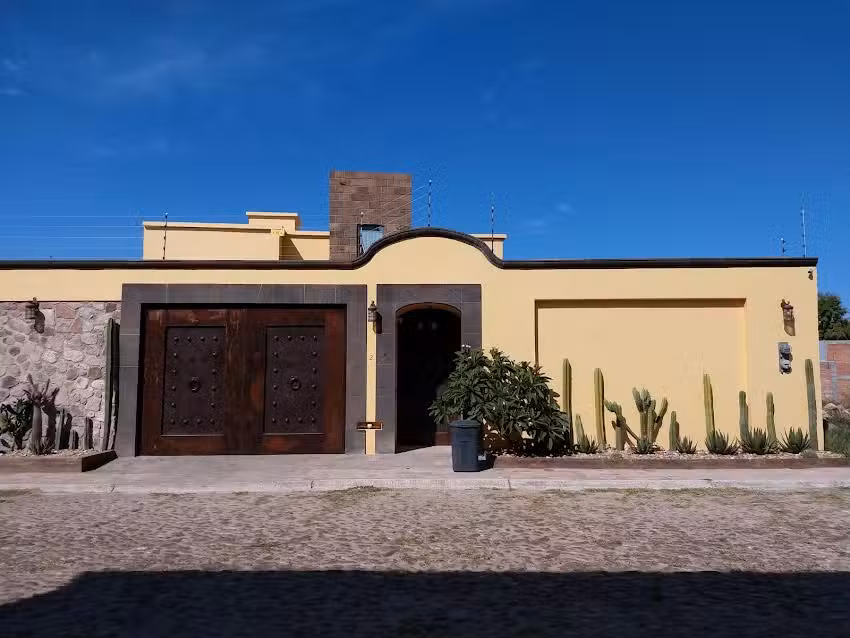 Tadeo Inn Bed & Breakfast