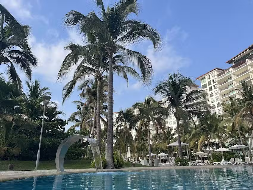 TORRE EMERALD LA ISLA RESIDENCES