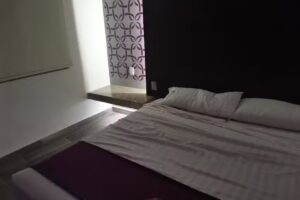 V&iacute;a a La Villa Hotel