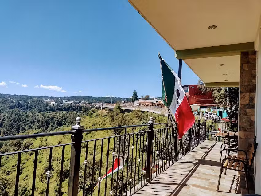 Vista Zacatl&aacute;n Hotel