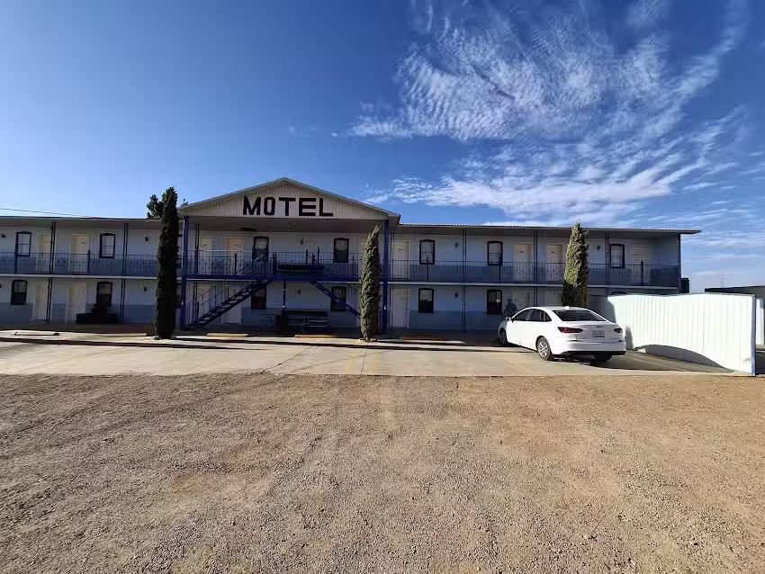 Wolf&rsquo;s Motel